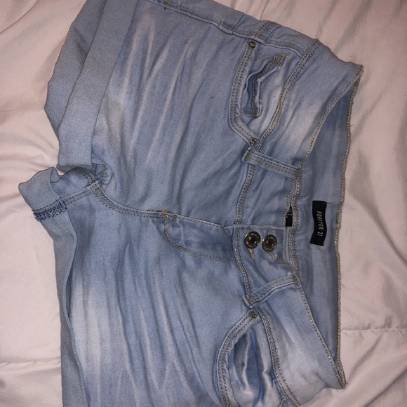 Shorts - Picture 3 of 3